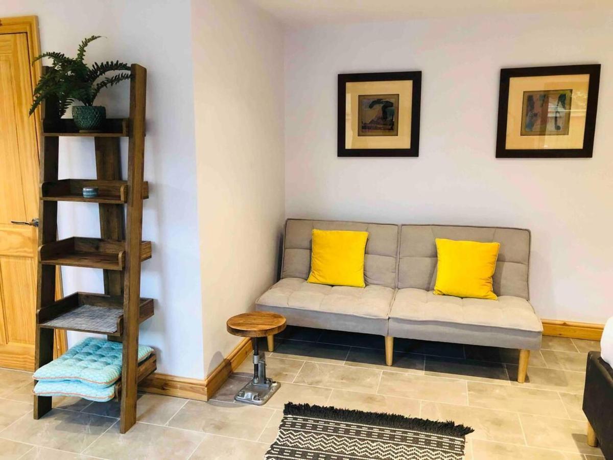 Immaculate 1-Bed Studio In Haverfordwest Luaran gambar